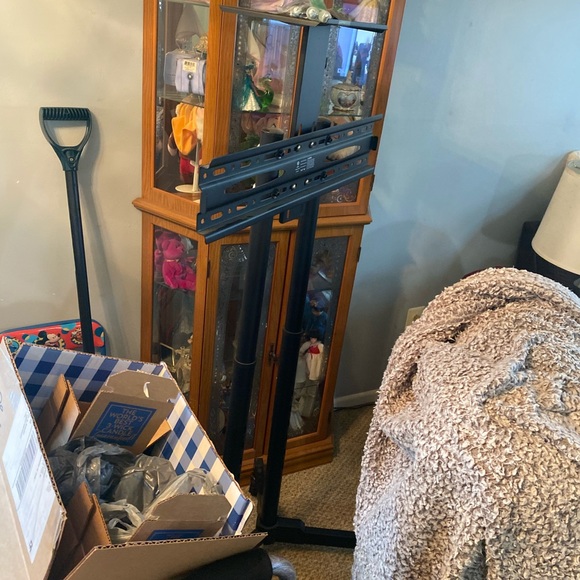 Hanging tv stand - Picture 5 of 5